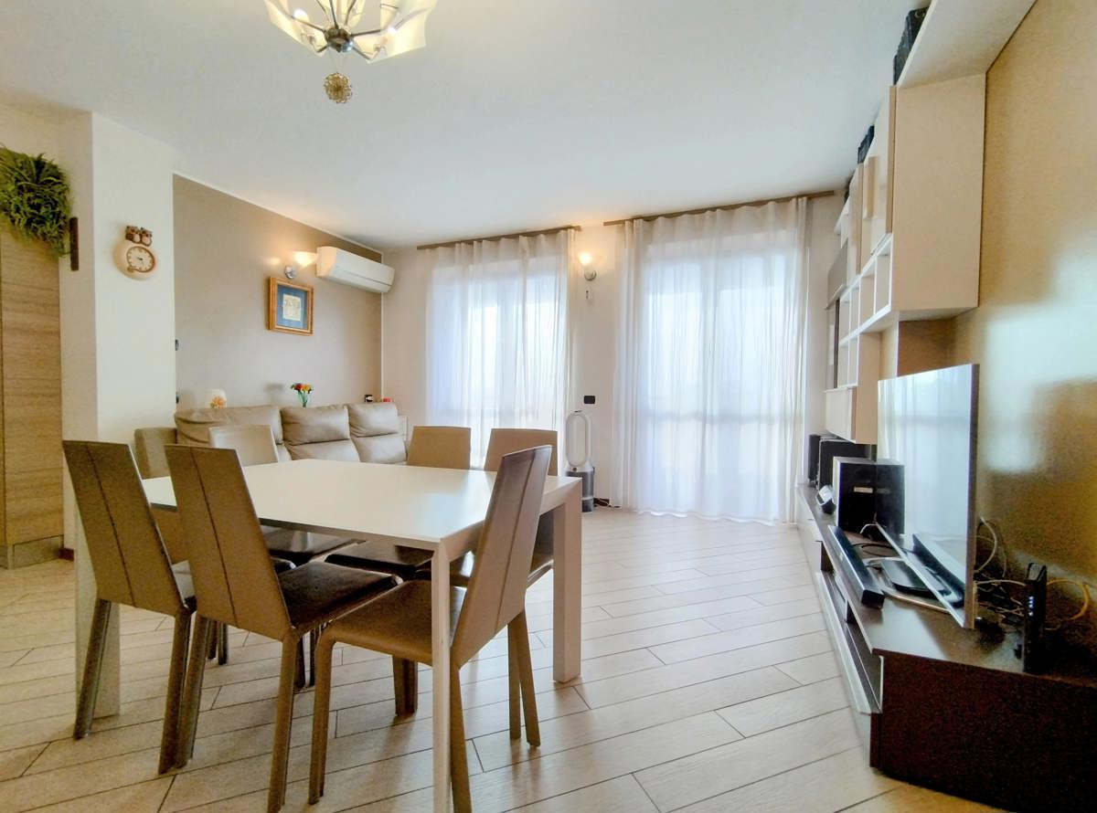 Foto 4 di 30 - Appartamento in vendita a Bareggio