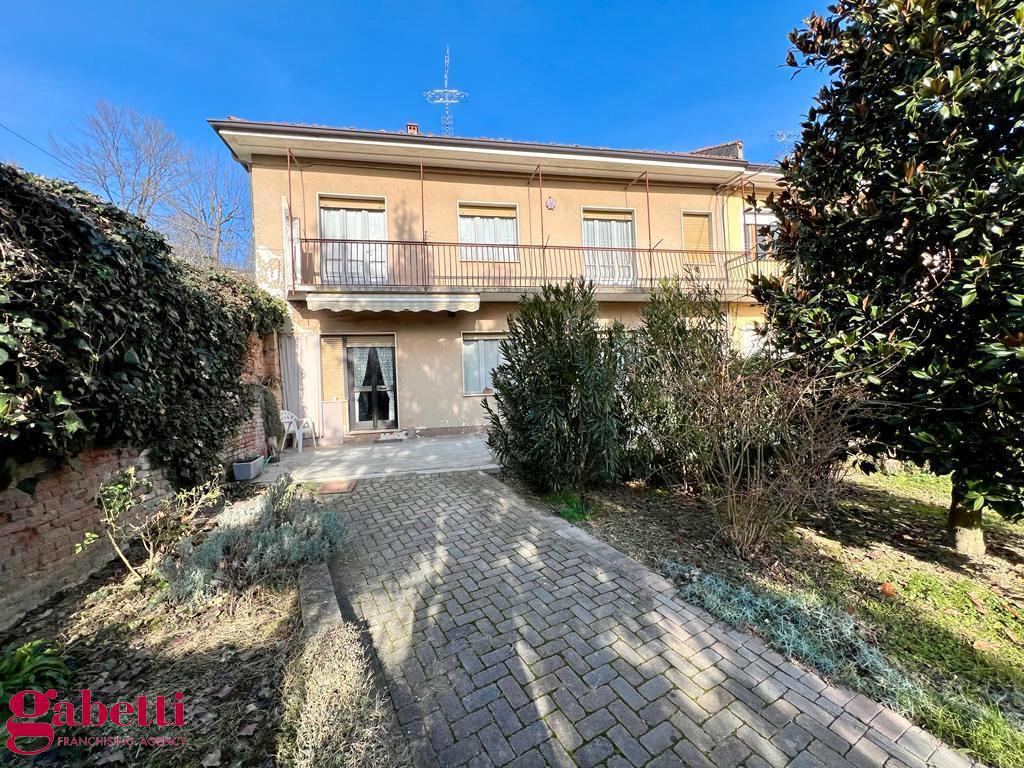Foto 3 di 41 - Casa indipendente in vendita a Santa Vittoria d'Alba