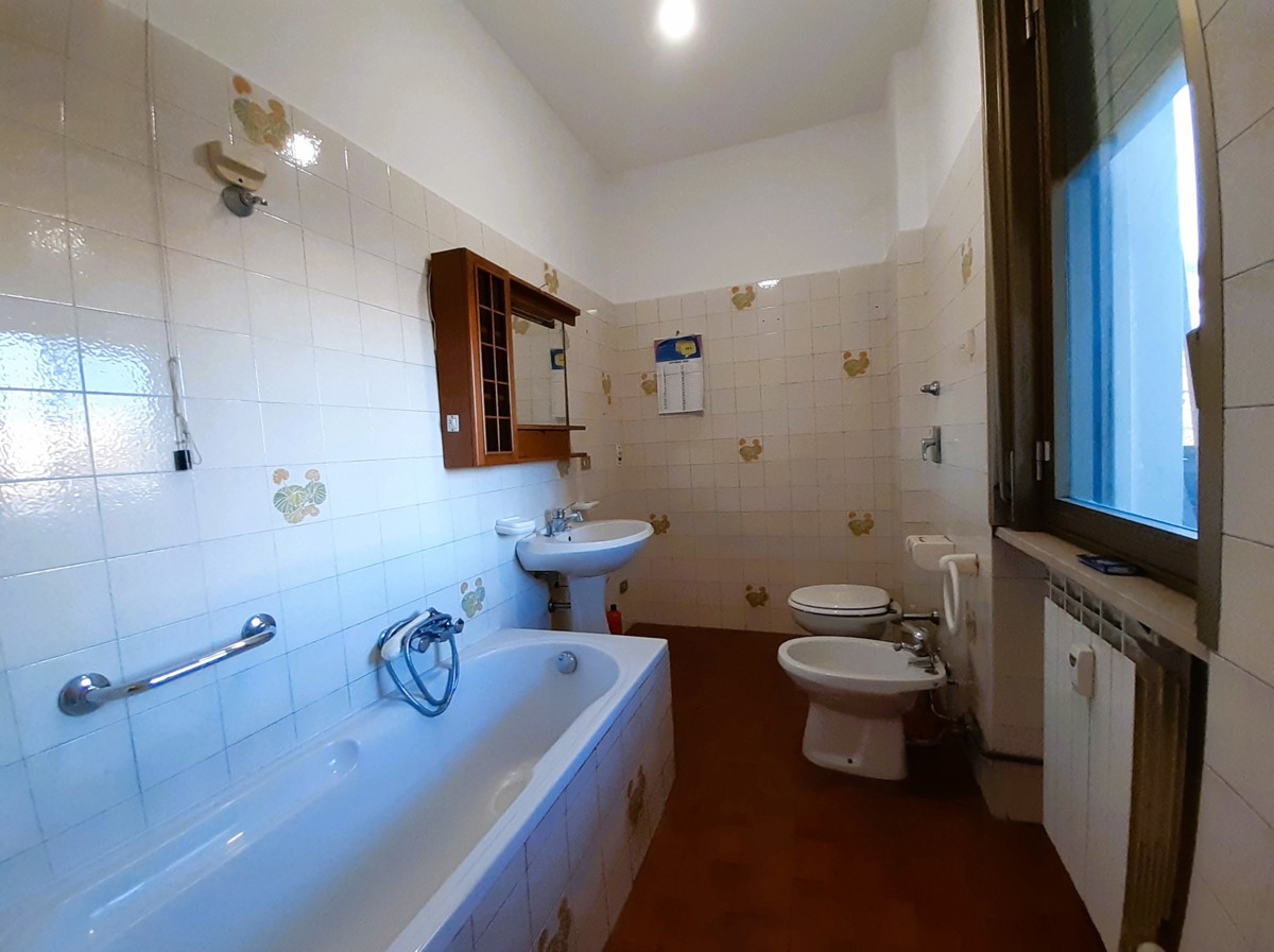 Foto 11 di 18 - Appartamento in vendita a Legnano