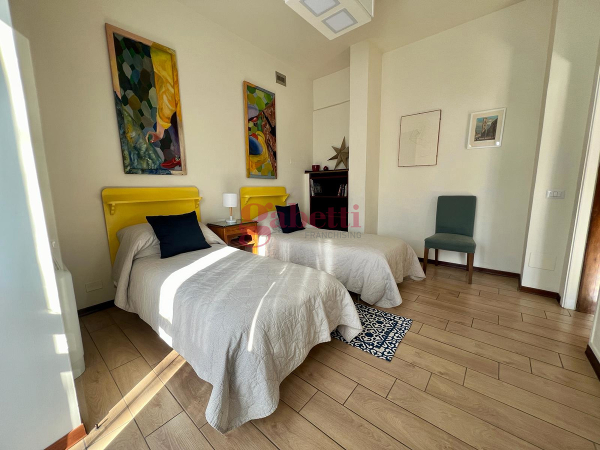 Foto 10 di 28 - Appartamento in vendita a Firenze