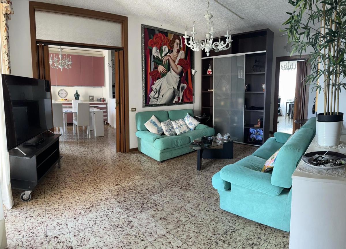 Foto 1 di 48 - Appartamento in vendita a Cinisello Balsamo