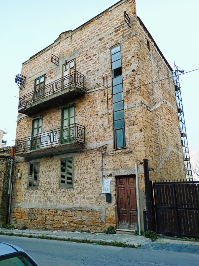 Foto 1 di 1 - Palazzo o stabile in vendita a Agrigento