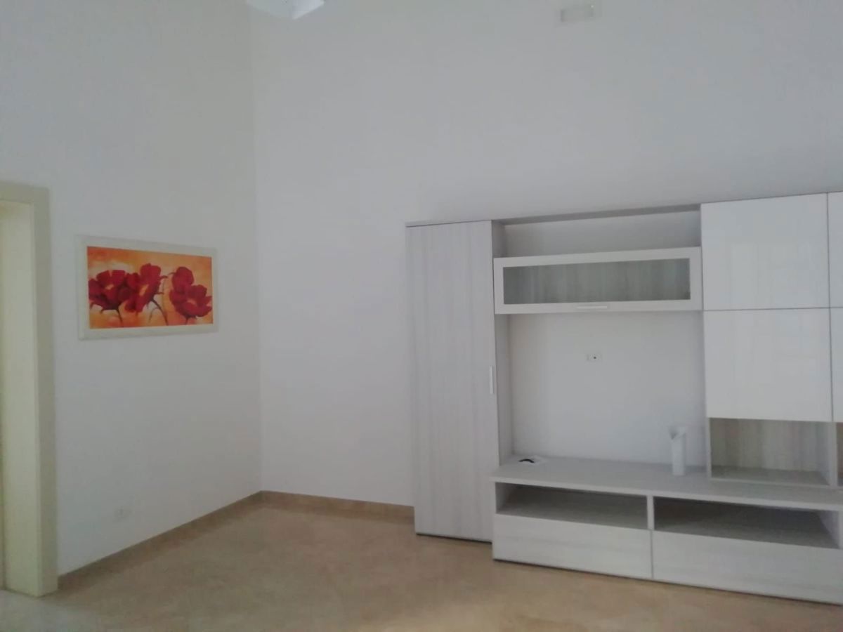 Foto 3 di 13 - Appartamento in affitto a Brindisi