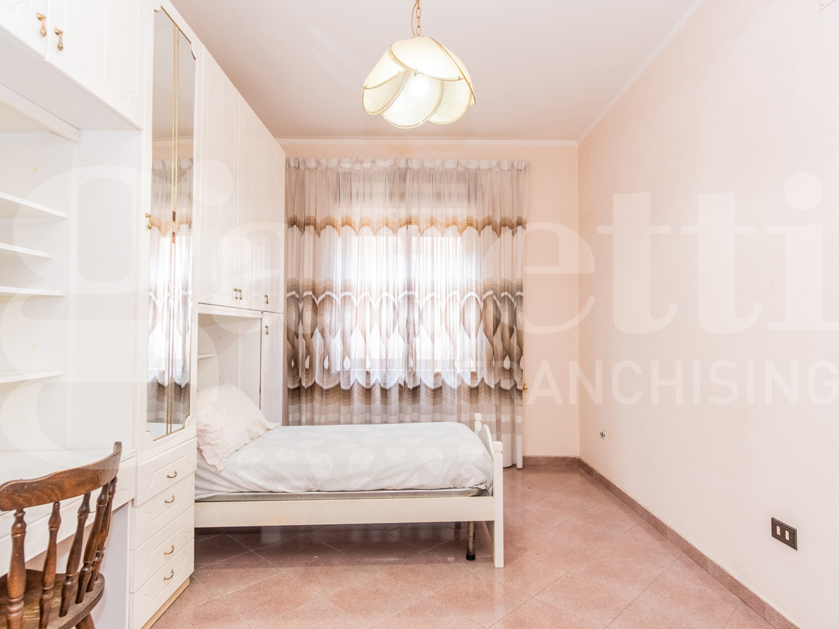 Foto 24 di 29 - Appartamento in vendita a Napoli