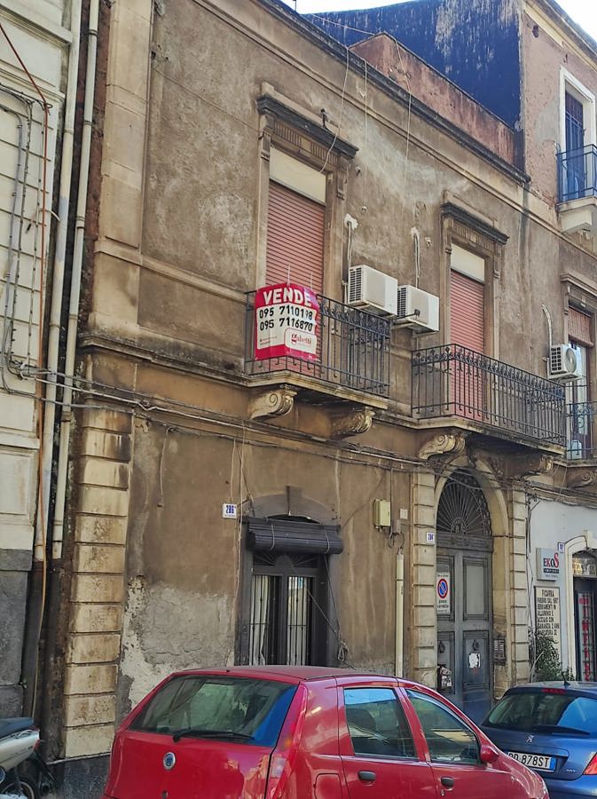 Foto 3 di 32 - Appartamento in vendita a Catania