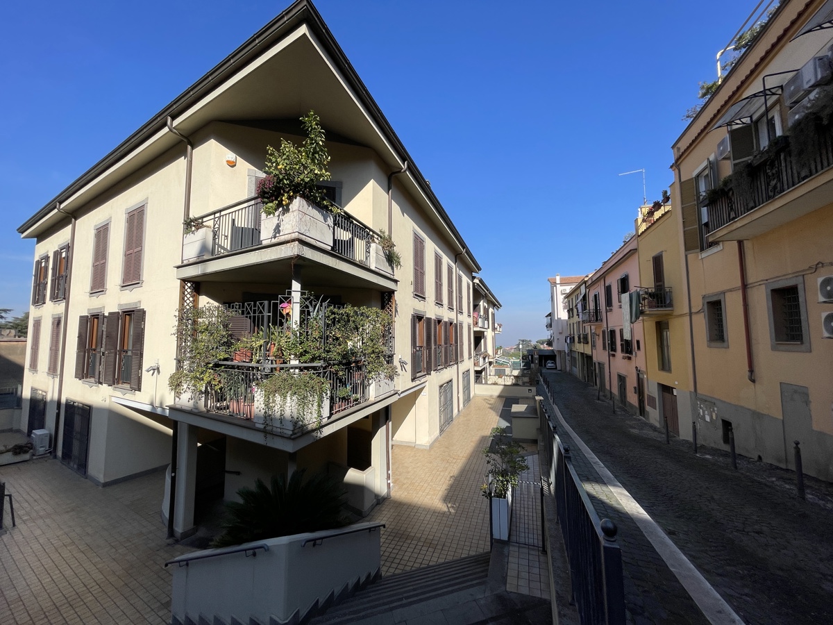 Foto 3 di 34 - Appartamento in vendita a Frascati