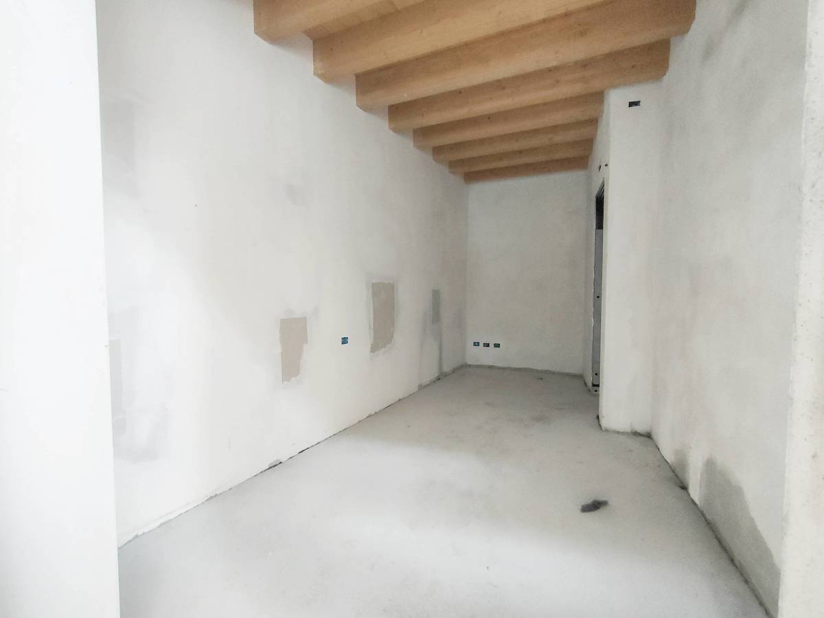 Foto 5 di 11 - Appartamento in vendita a Besana in Brianza