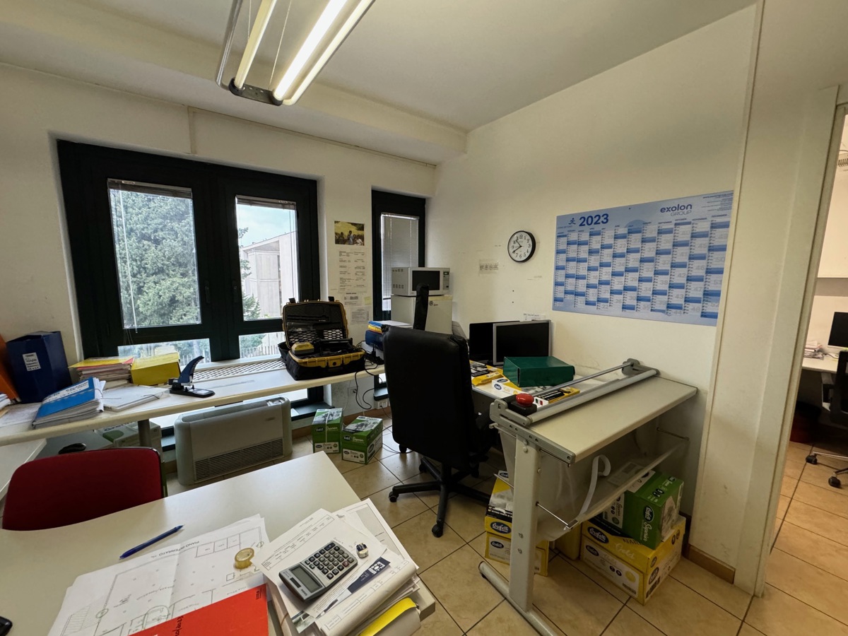 Foto 11 di 31 - Ufficio in vendita a Terni