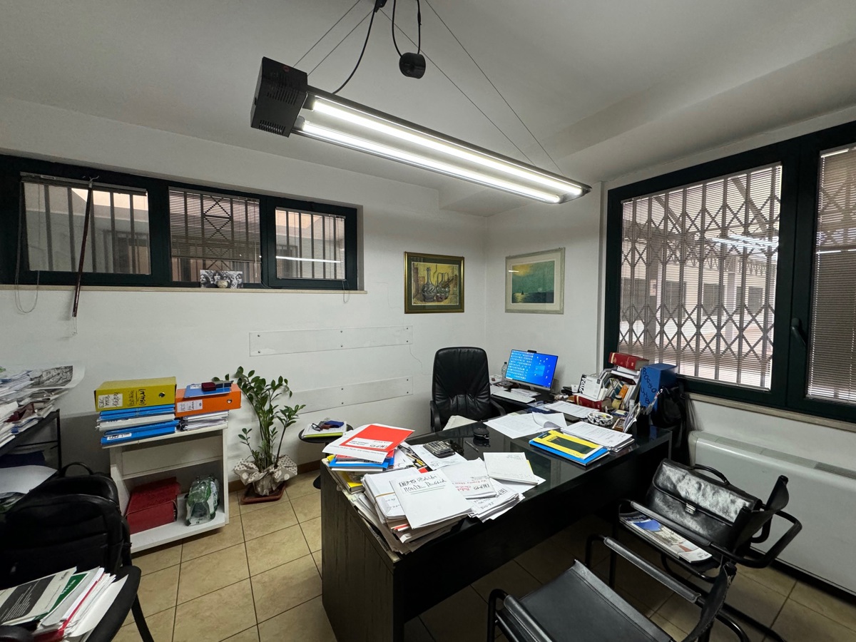 Foto 4 di 31 - Ufficio in vendita a Terni