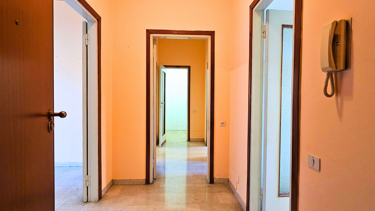 Foto 3 di 15 - Appartamento in vendita a Saronno