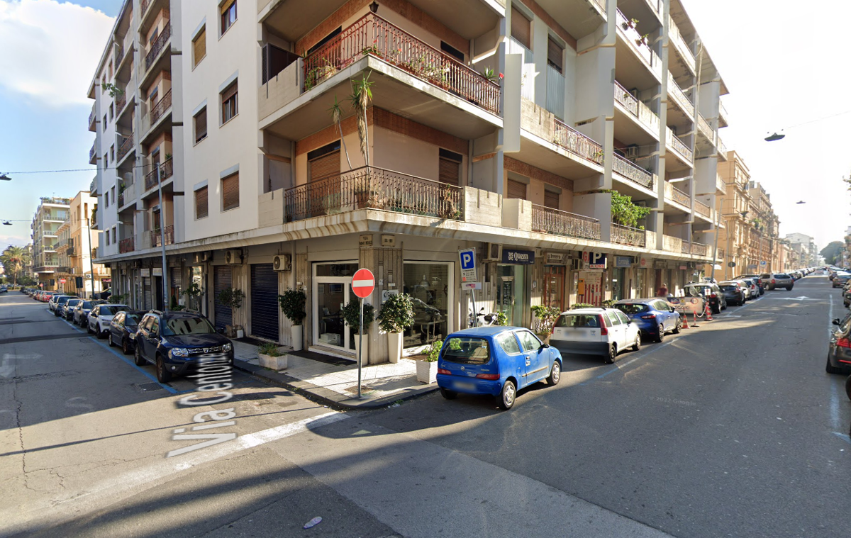 Foto 1 di 7 - Negozio in vendita a Messina