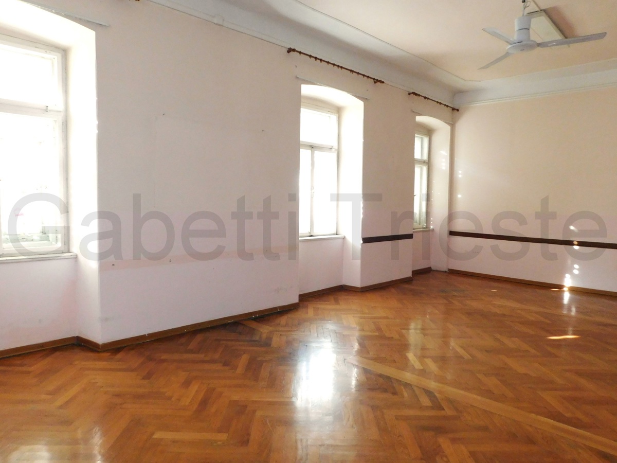 Foto 2 di 7 - Appartamento in vendita a Trieste
