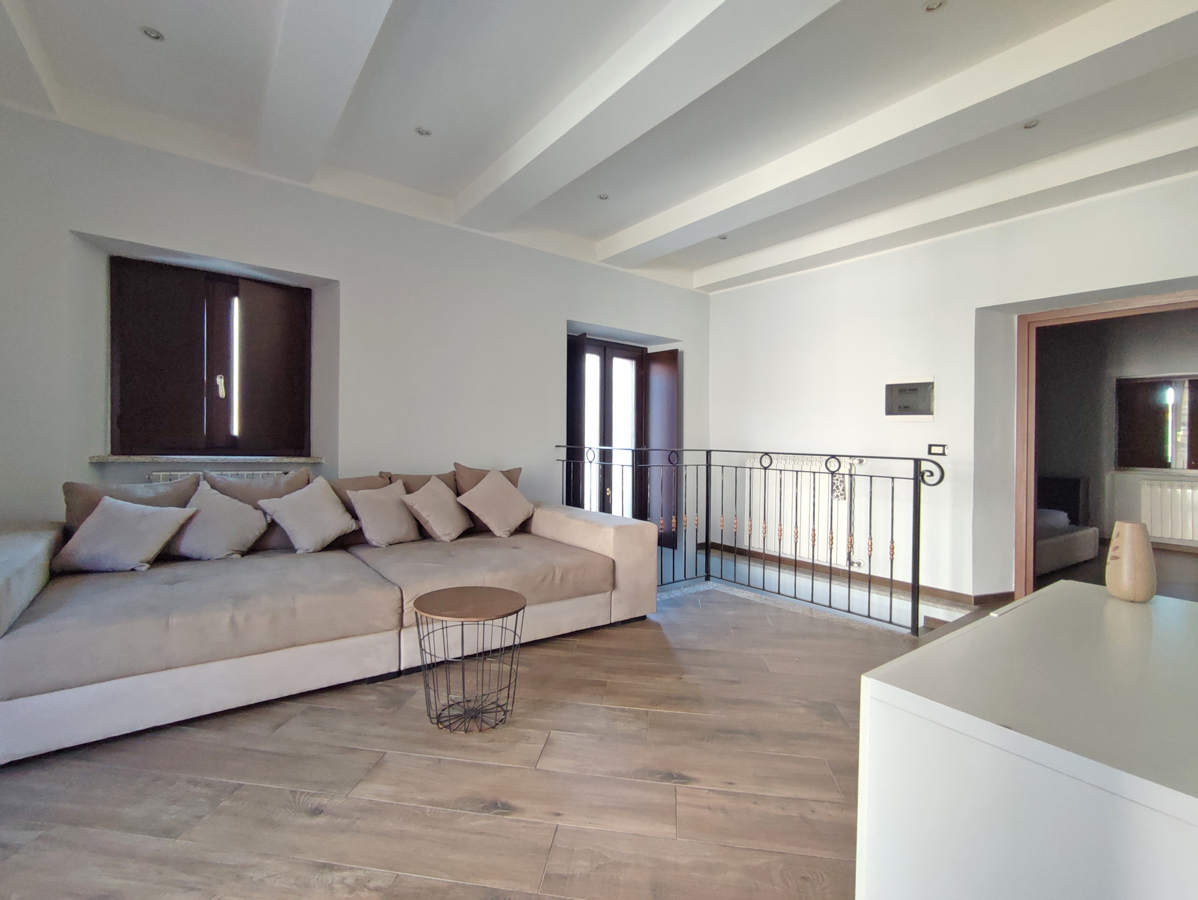 Foto 3 di 17 - Appartamento in vendita a Oleggio Castello