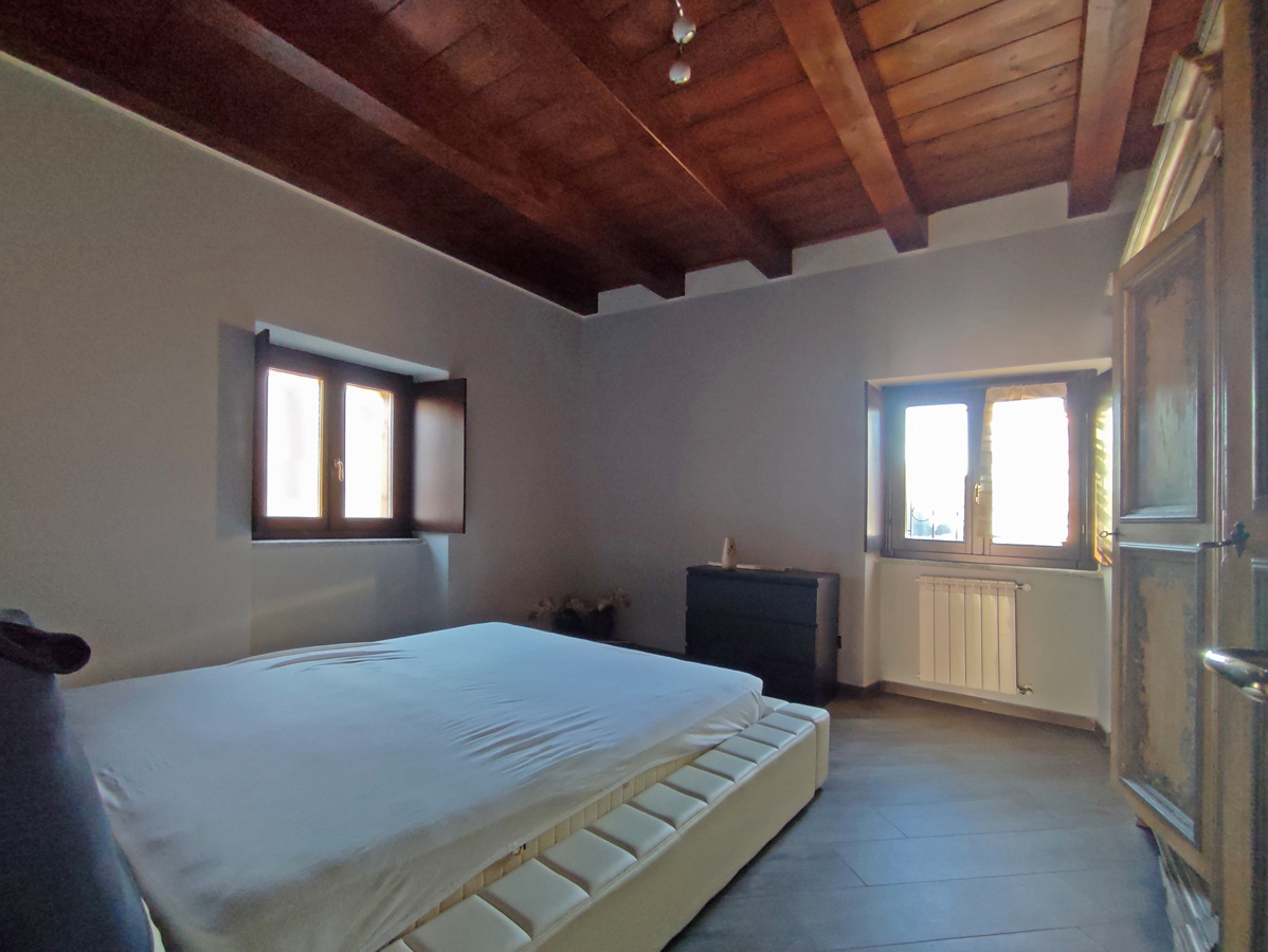 Foto 10 di 17 - Appartamento in vendita a Oleggio Castello