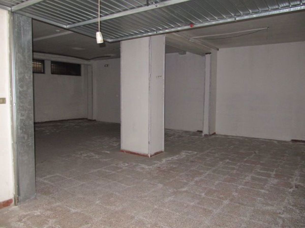 Foto 9 di 10 - Garage in vendita a Brindisi