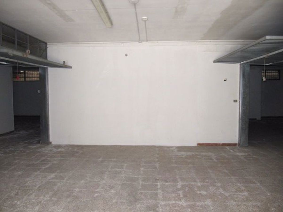 Foto 6 di 10 - Garage in vendita a Brindisi