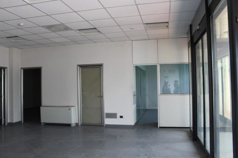 Foto 4 di 19 - Ufficio in vendita a Calenzano