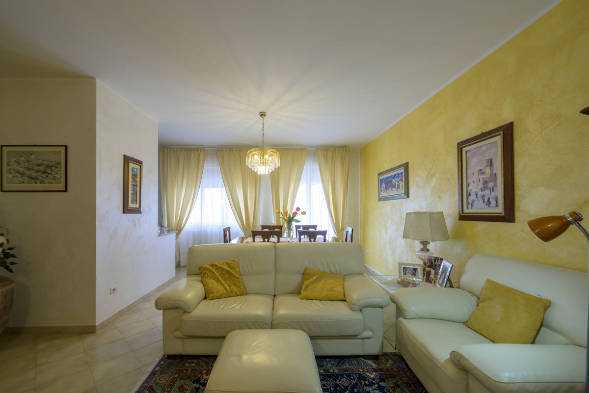 Foto 3 di 19 - Appartamento in vendita a Gubbio