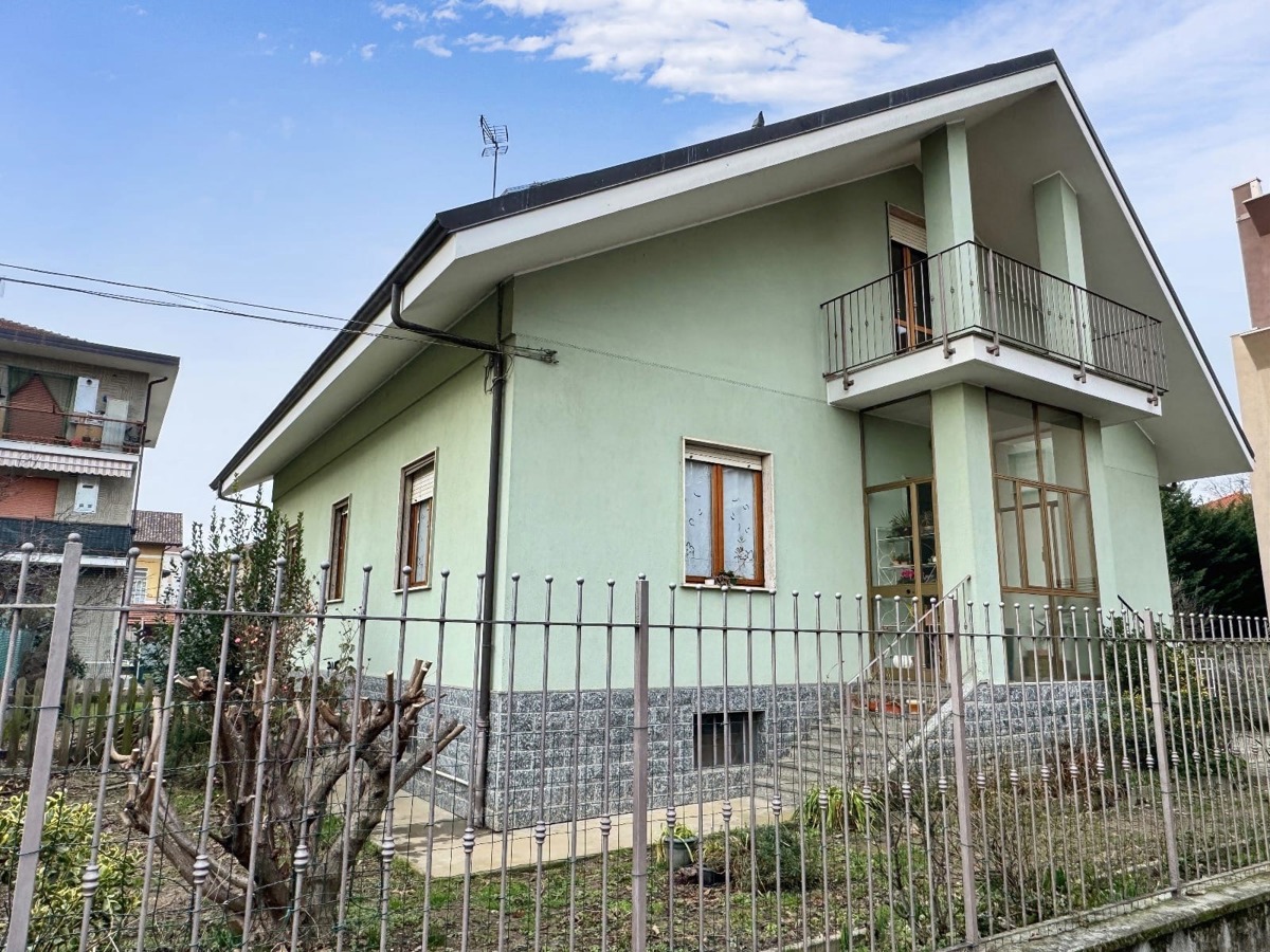 Foto 2 di 46 - Villa in vendita a Orbassano