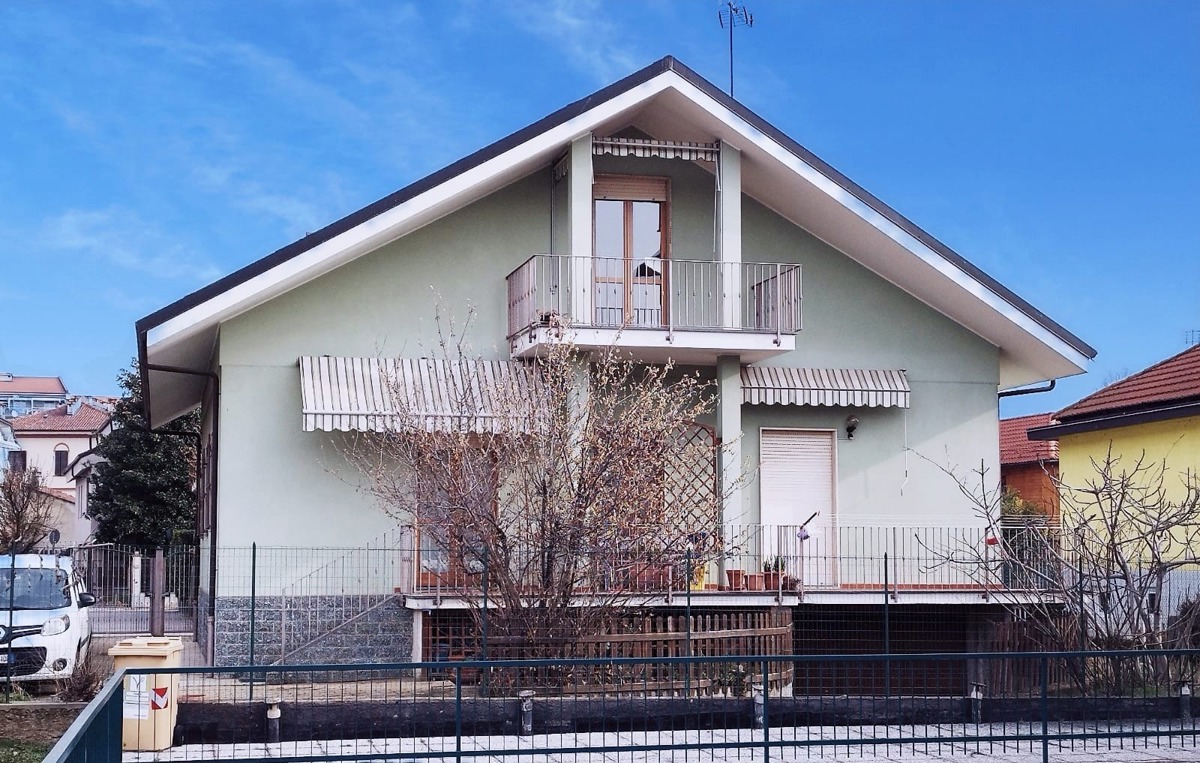Foto 3 di 46 - Villa in vendita a Orbassano