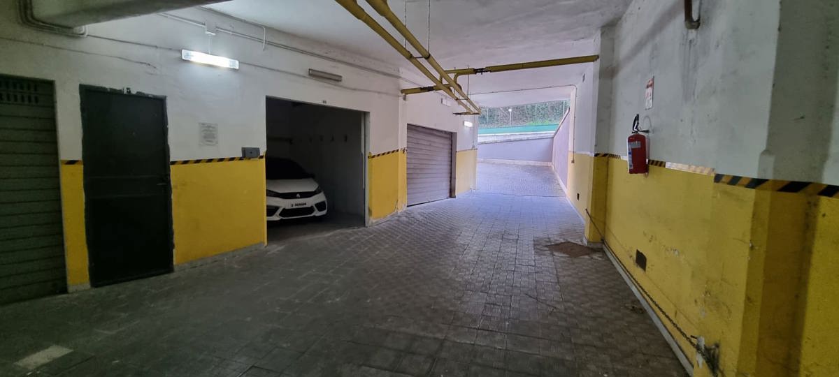 Foto 6 di 11 - Garage in vendita a Napoli