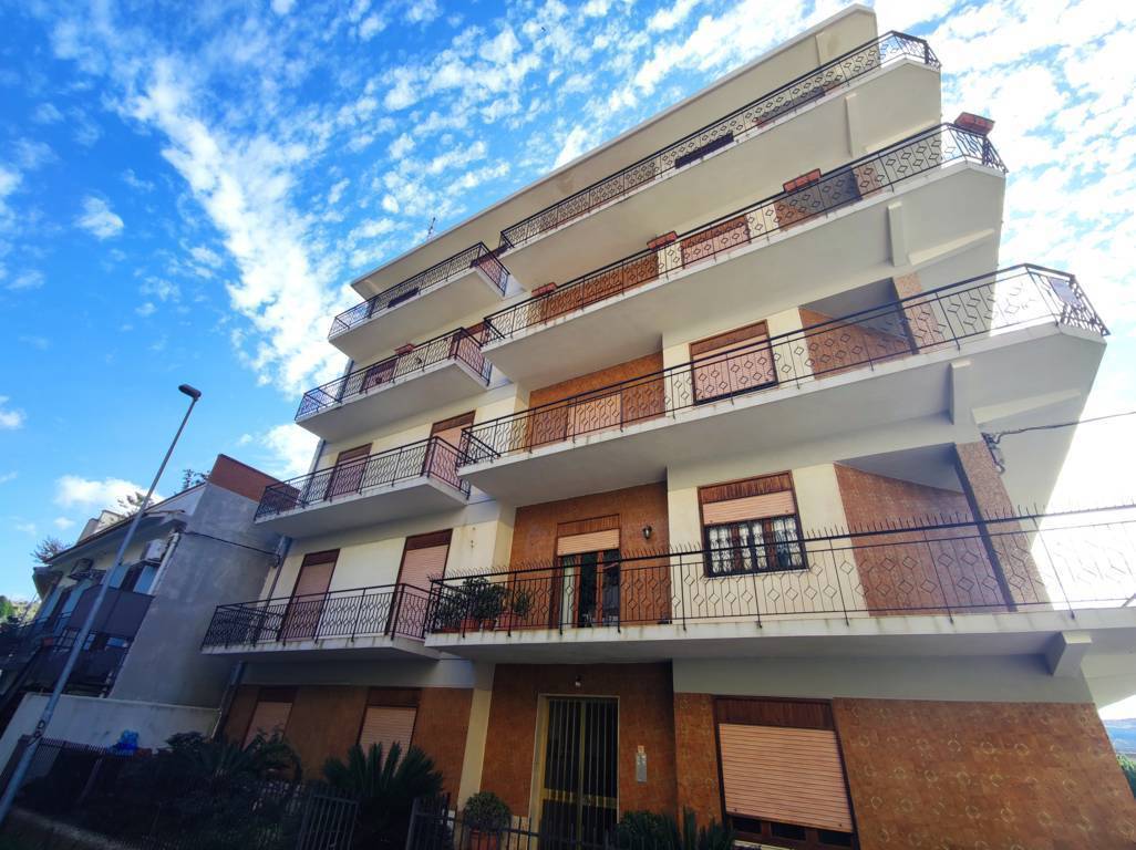 Foto 1 di 30 - Appartamento in vendita a Messina
