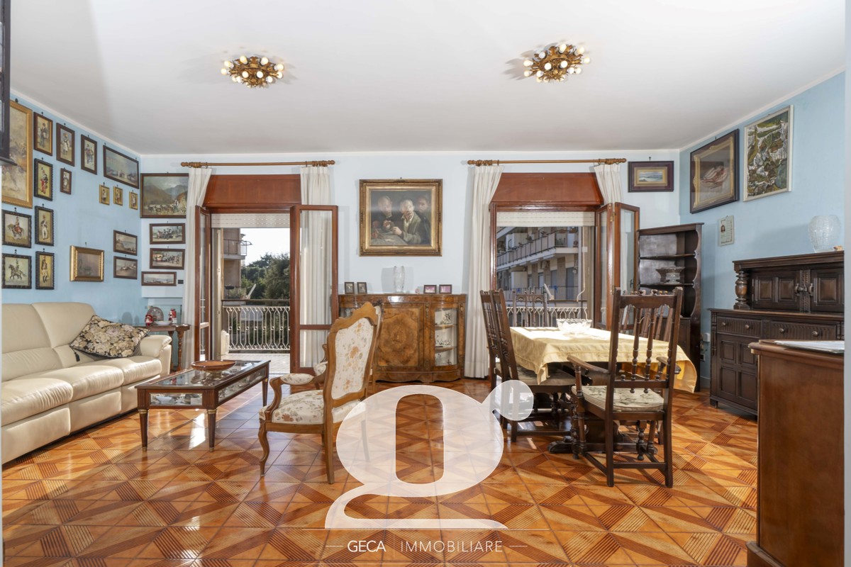 Foto 3 di 30 - Appartamento in vendita a Napoli