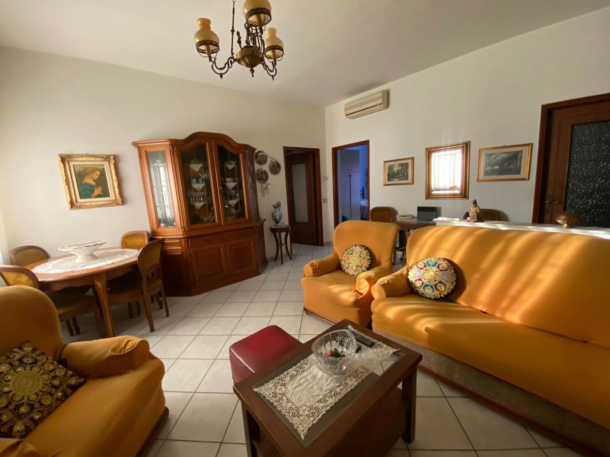 Foto 1 di 12 - Appartamento in vendita a Castel San Giovanni