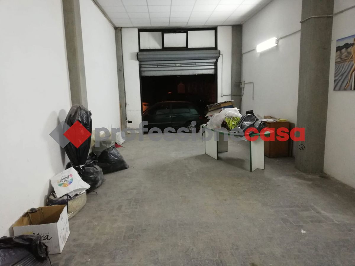 Foto 14 di 17 - Garage in vendita a Misterbianco