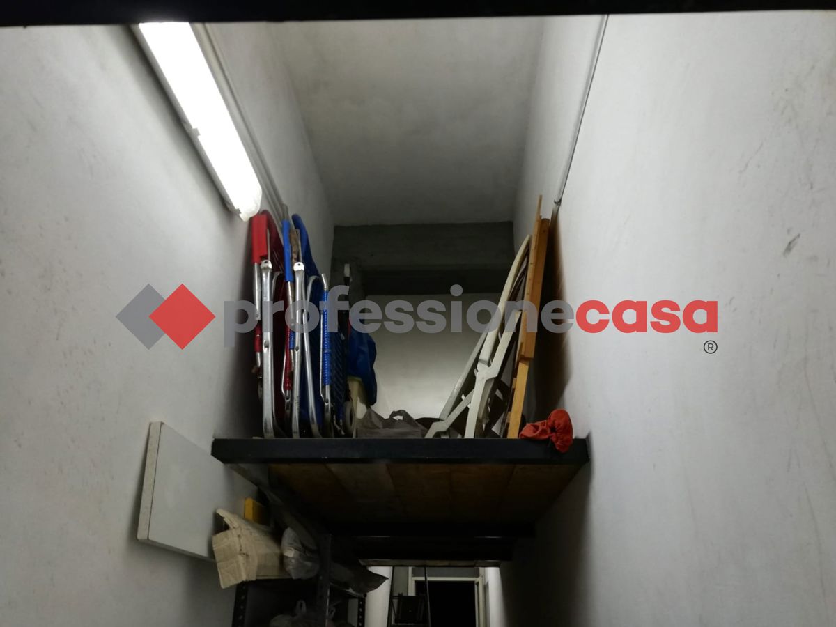 Foto 10 di 17 - Garage in vendita a Misterbianco