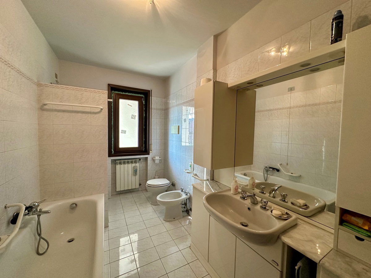 Foto 14 di 35 - Appartamento in vendita a Brescia