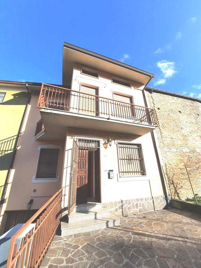 Foto 3 di 37 - Casa indipendente in vendita a Vernasca