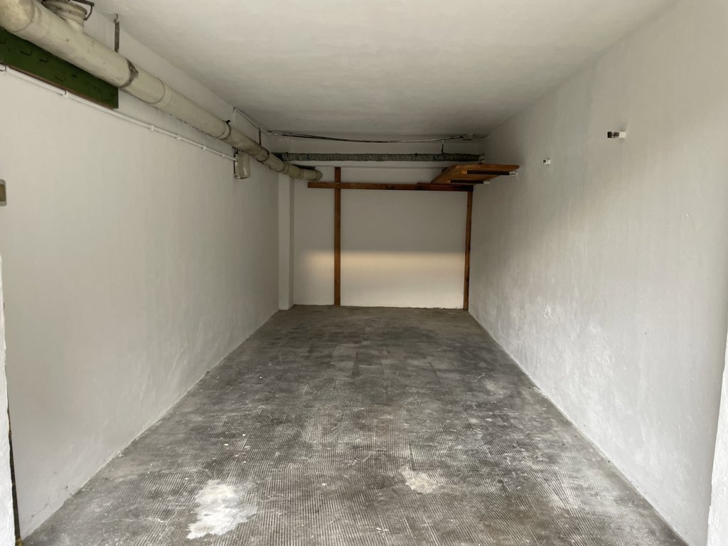 Foto 2 di 9 - Garage in vendita a Cesano Boscone