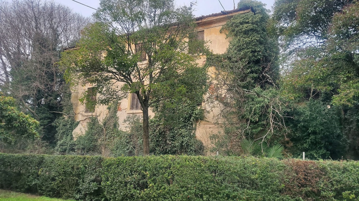 Foto 1 di 10 - Rustico in vendita a Verona