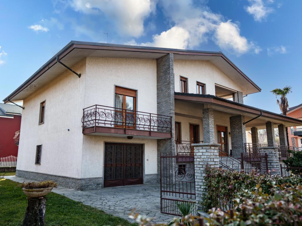 Foto 3 di 21 - Villa a schiera in vendita a Bricherasio