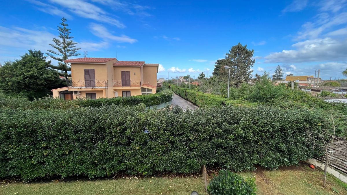Foto 19 di 33 - Villa a schiera in vendita a Carini