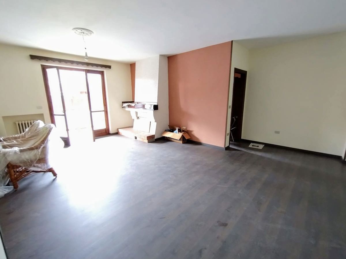 Foto 3 di 13 - Appartamento in vendita a Tagliacozzo
