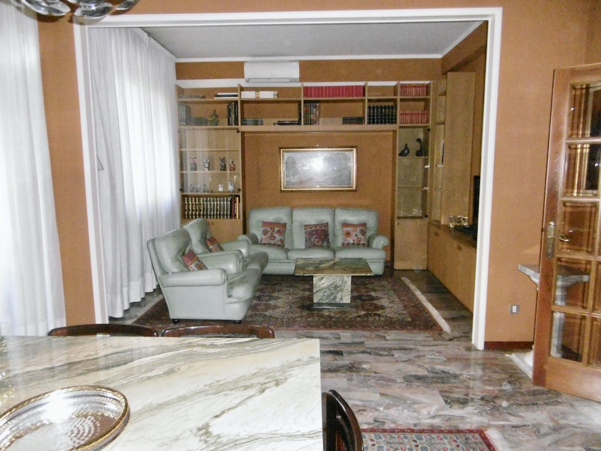 Foto 1 di 20 - Appartamento in affitto a Parma