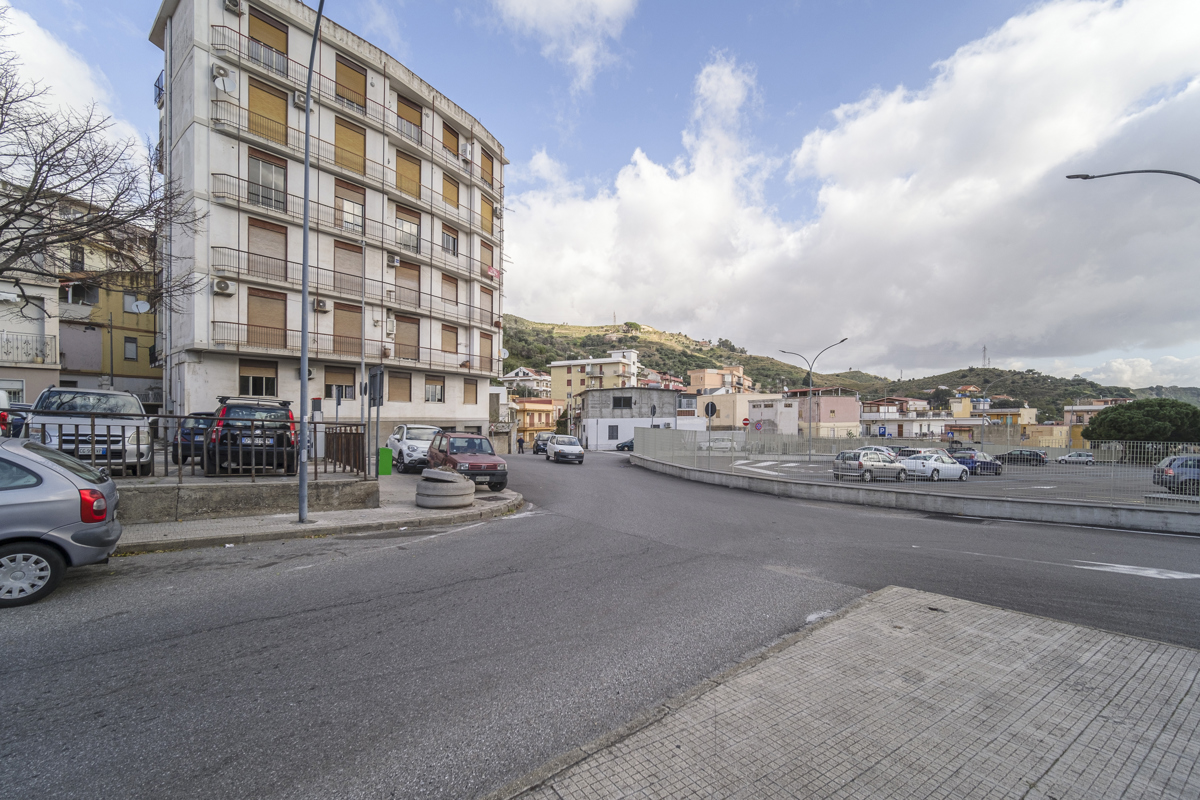 Foto 1 di 32 - Appartamento in vendita a Messina