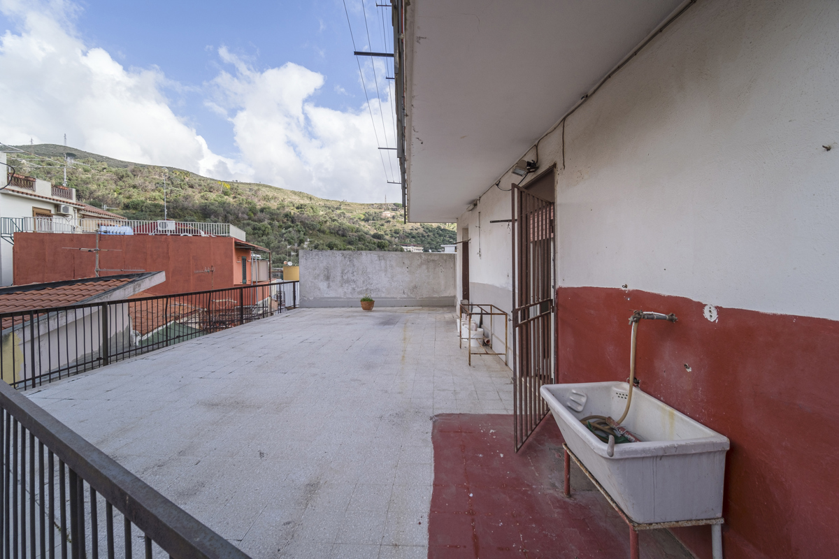 Foto 29 di 32 - Appartamento in vendita a Messina
