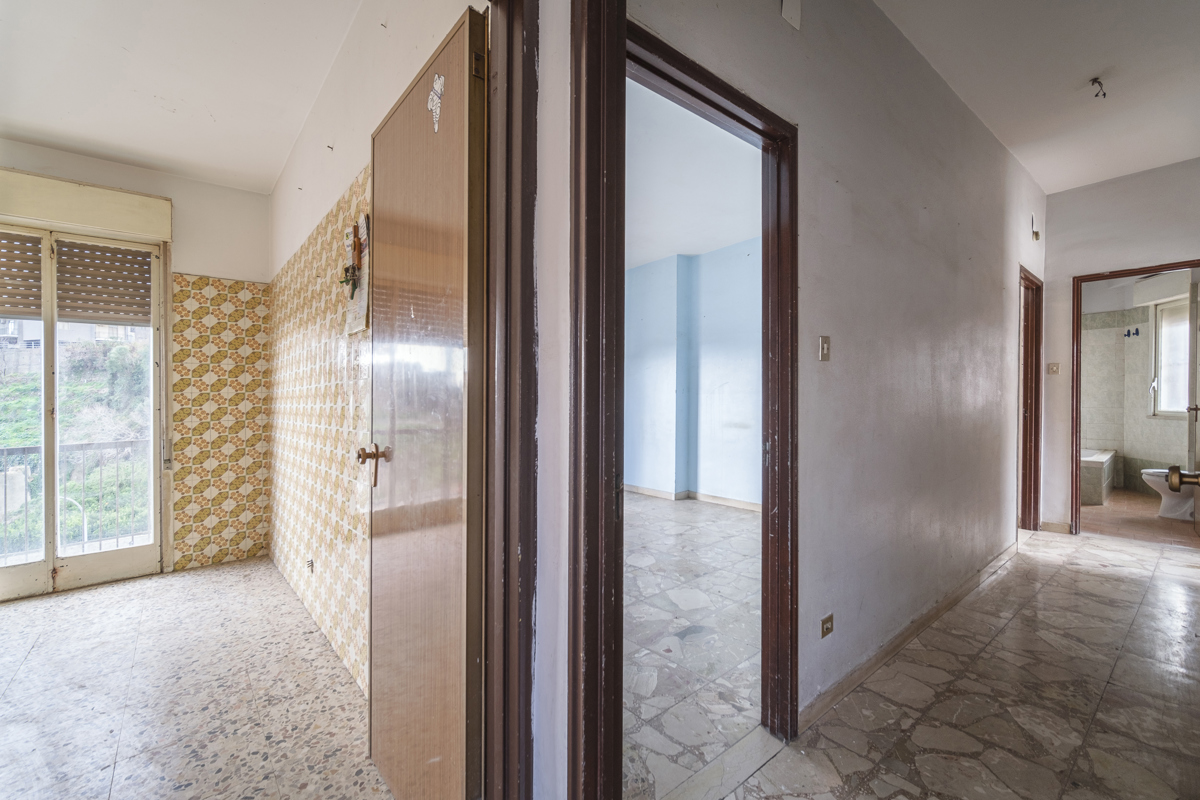 Foto 2 di 32 - Appartamento in vendita a Messina