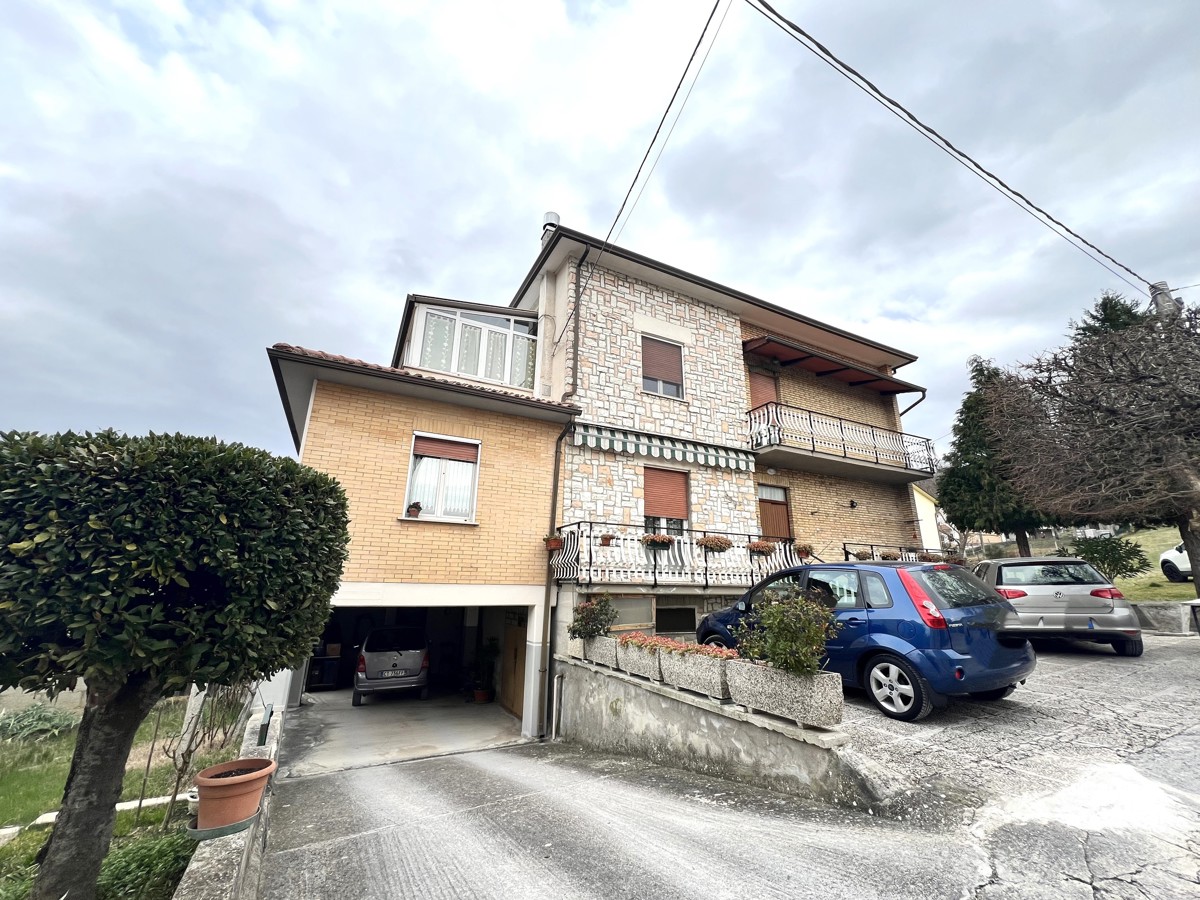 Foto 1 di 12 - Appartamento in vendita a Gubbio