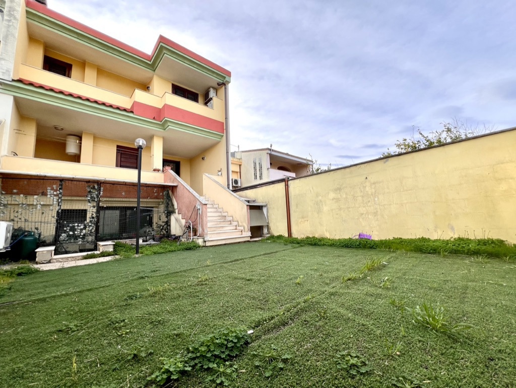 Foto 1 di 19 - Villa a schiera in vendita a Selargius