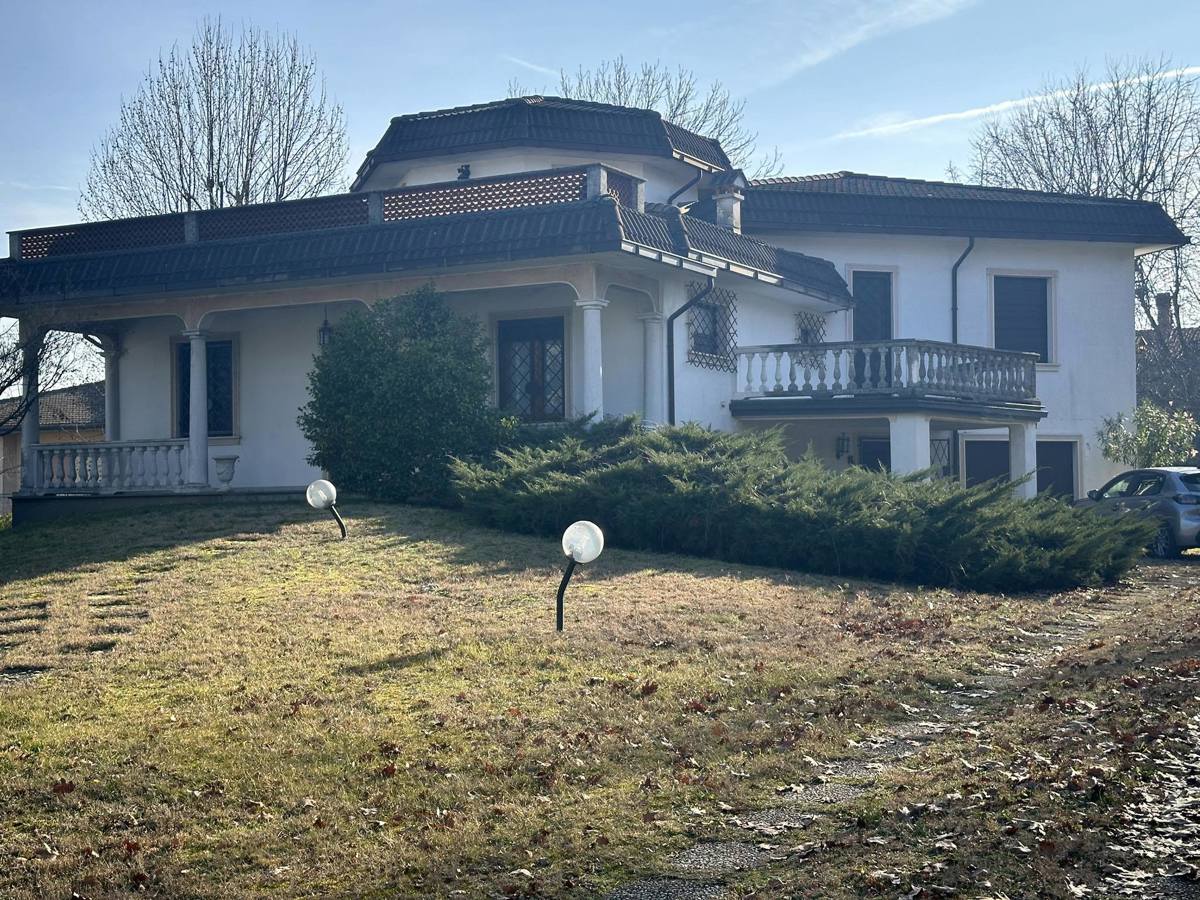 Foto 1 di 29 - Villa in vendita a Rovescala