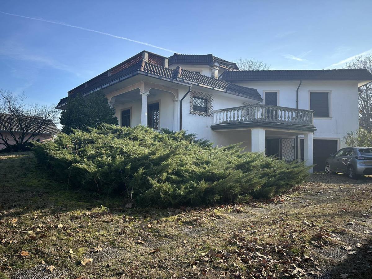 Foto 2 di 29 - Villa in vendita a Rovescala