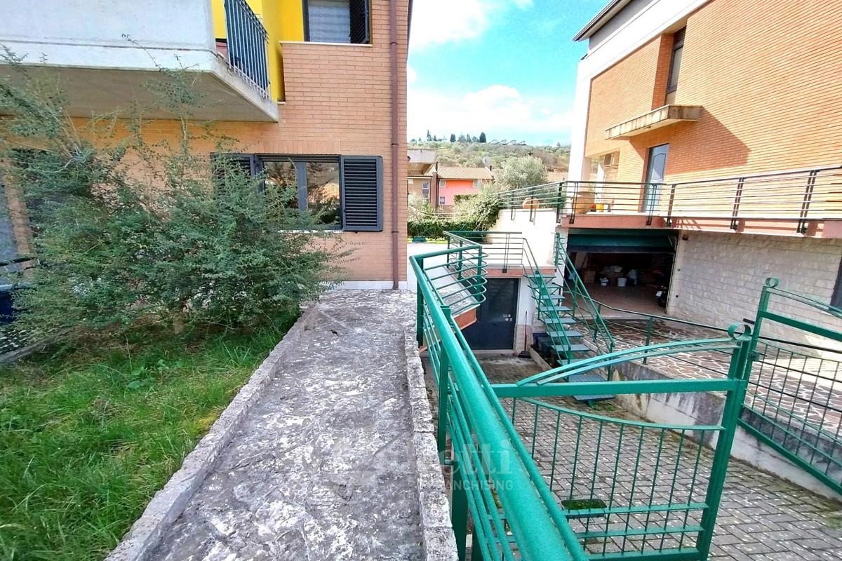 Foto 33 di 38 - Villa a schiera in vendita a Mirabello Sannitico