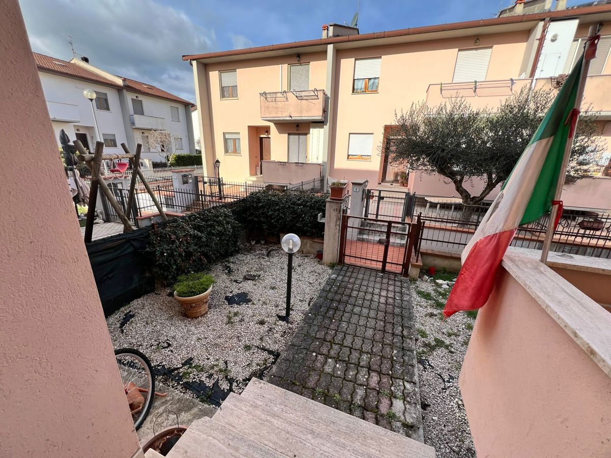Foto 4 di 22 - Villa a schiera in vendita a Spoleto