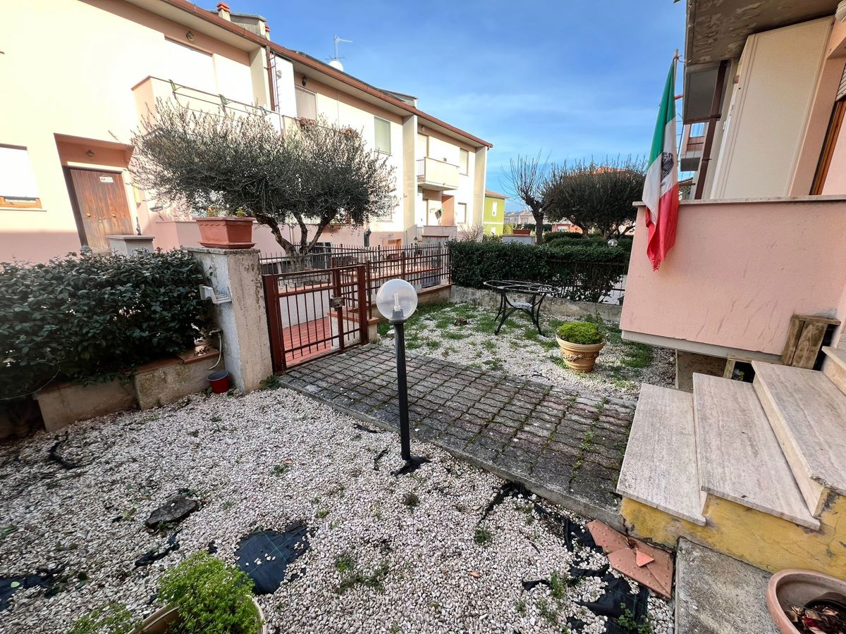 Foto 3 di 22 - Villa a schiera in vendita a Spoleto