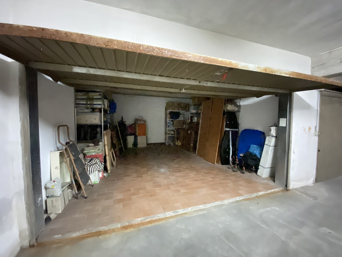 Foto 2 di 13 - Garage in vendita a Formia