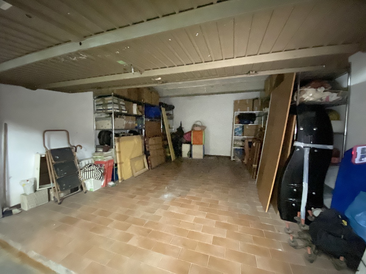 Foto 3 di 13 - Garage in vendita a Formia